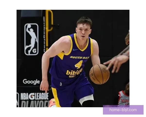 南湾湖人大胜毒蛇进西决 克内克特24分13篮板领衔胜利